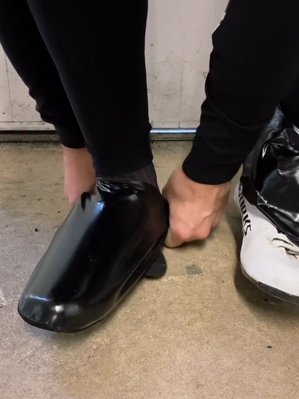 Road cycling shoe covers