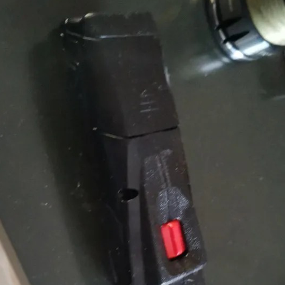 Electric fishing line remover with AA batteries