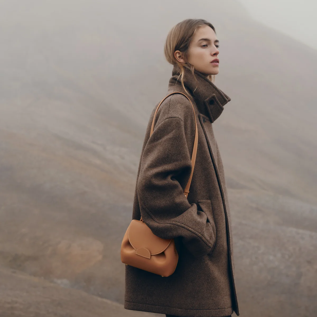 Women's Leather Crossbody Bucket Bag – Large Capacity, Casual Messenger Bag for Daily Use