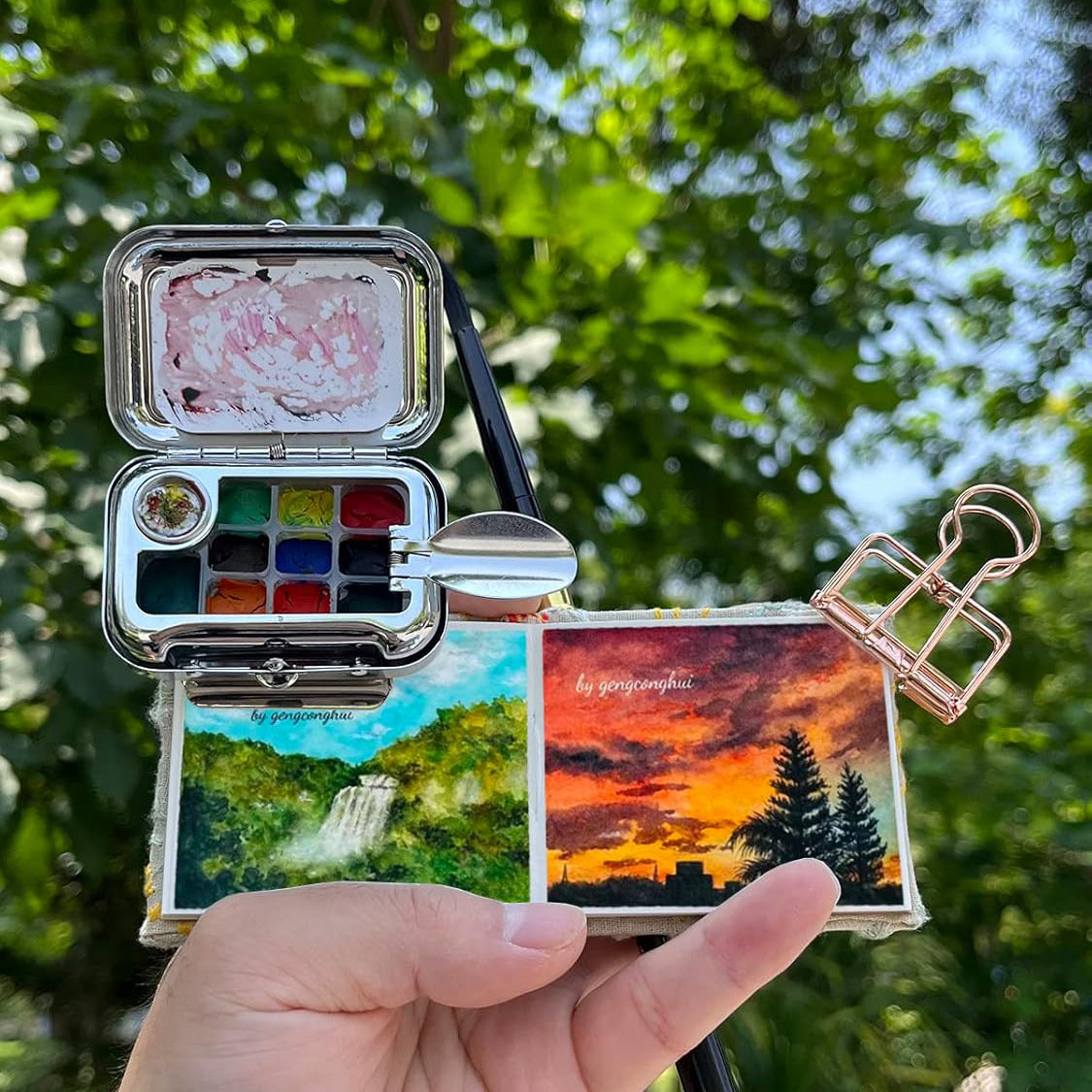 Portable Mini Watercolor Set – Compact Travel Palette with Magnetic Clip and Oil Tank