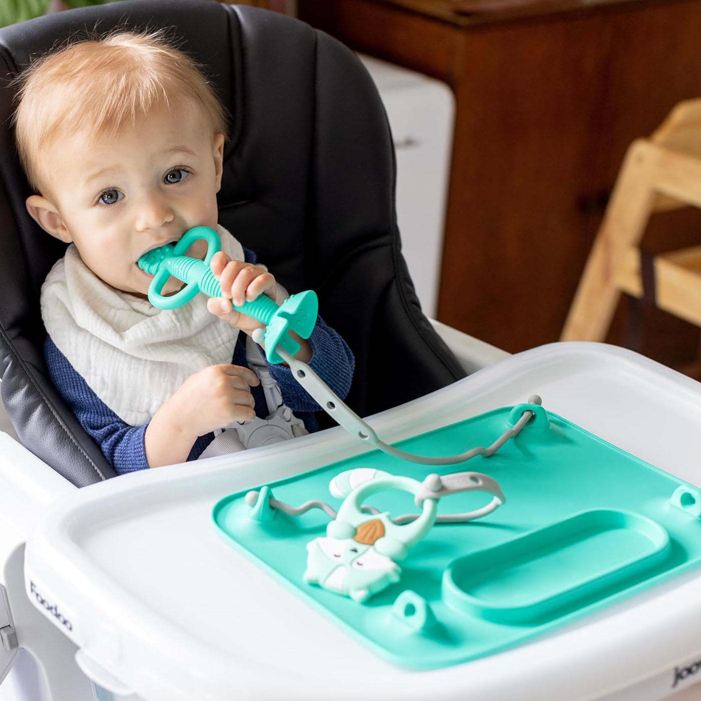 Baby Suction Feeding Mat with Strong Suction Cups & Secure Straps