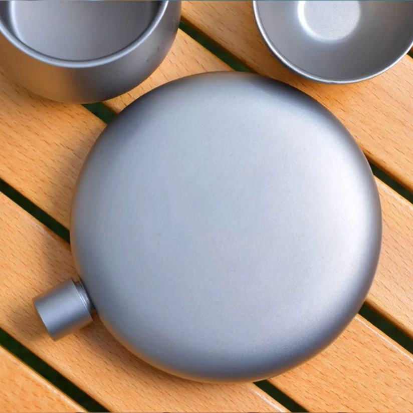 Pure Titanium Mini Flask: A stylish carrying bottle for whiskey and spirits