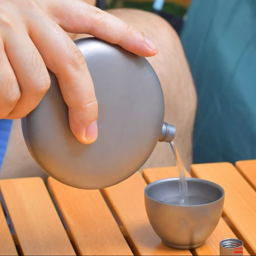 Pure Titanium Mini Flask: A stylish carrying bottle for whiskey and spirits