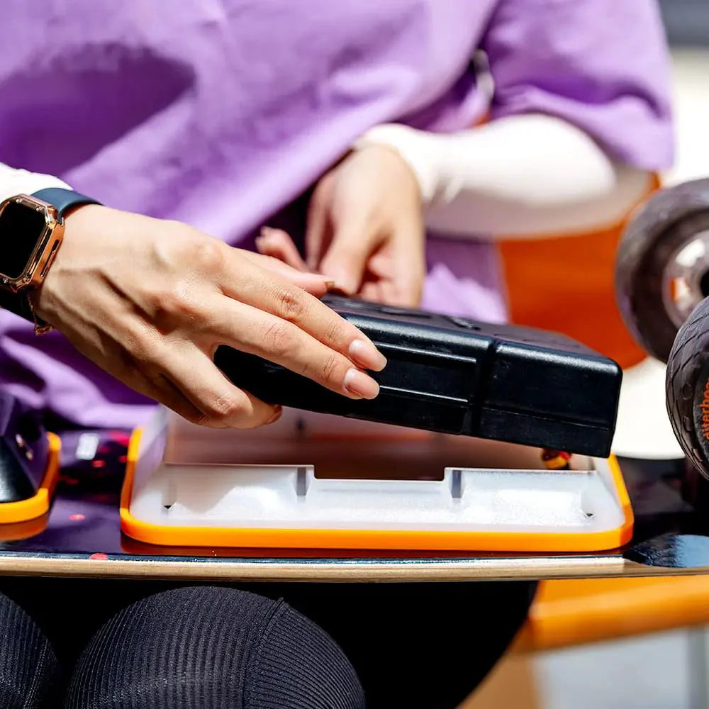 LED skateboard dual 5.2A 189.8Wh batteries