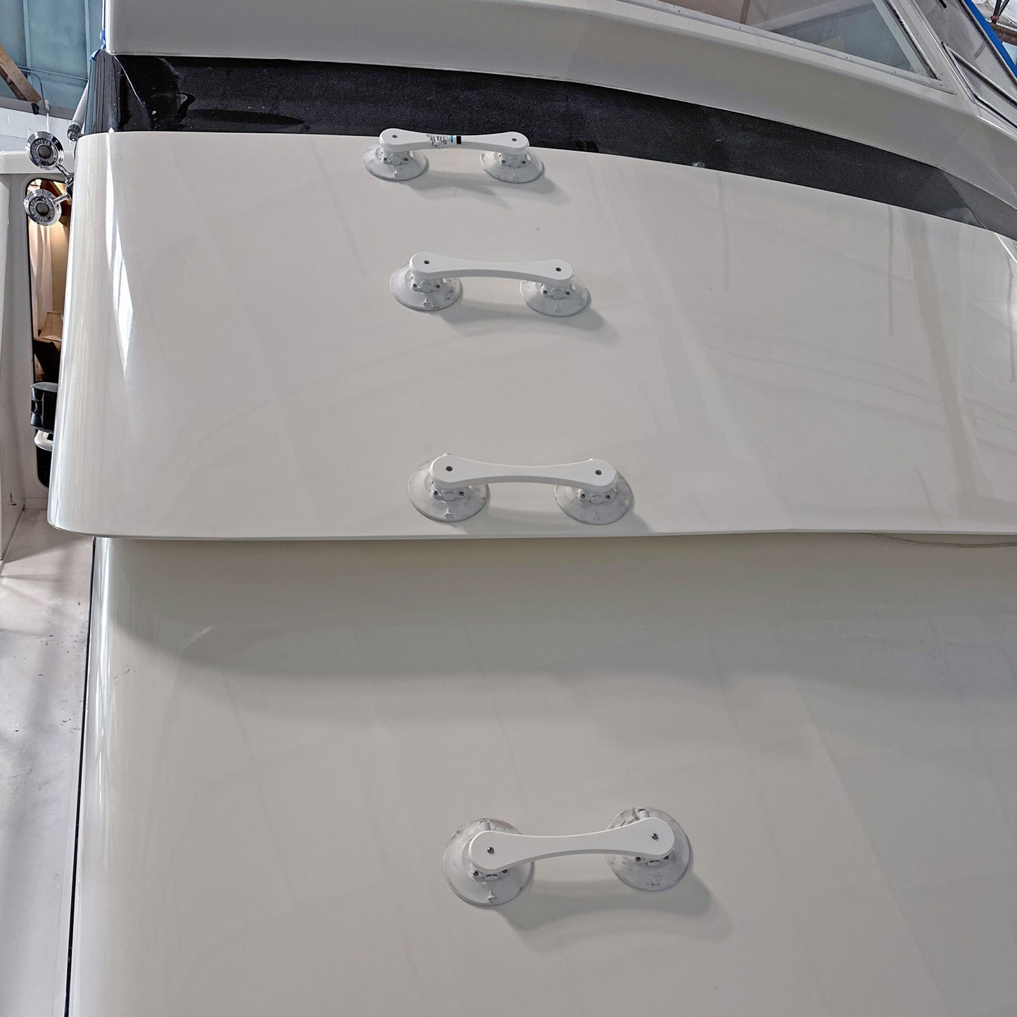 Heavy-Duty Vacuum Mount Handle with Dual 6" Mounts